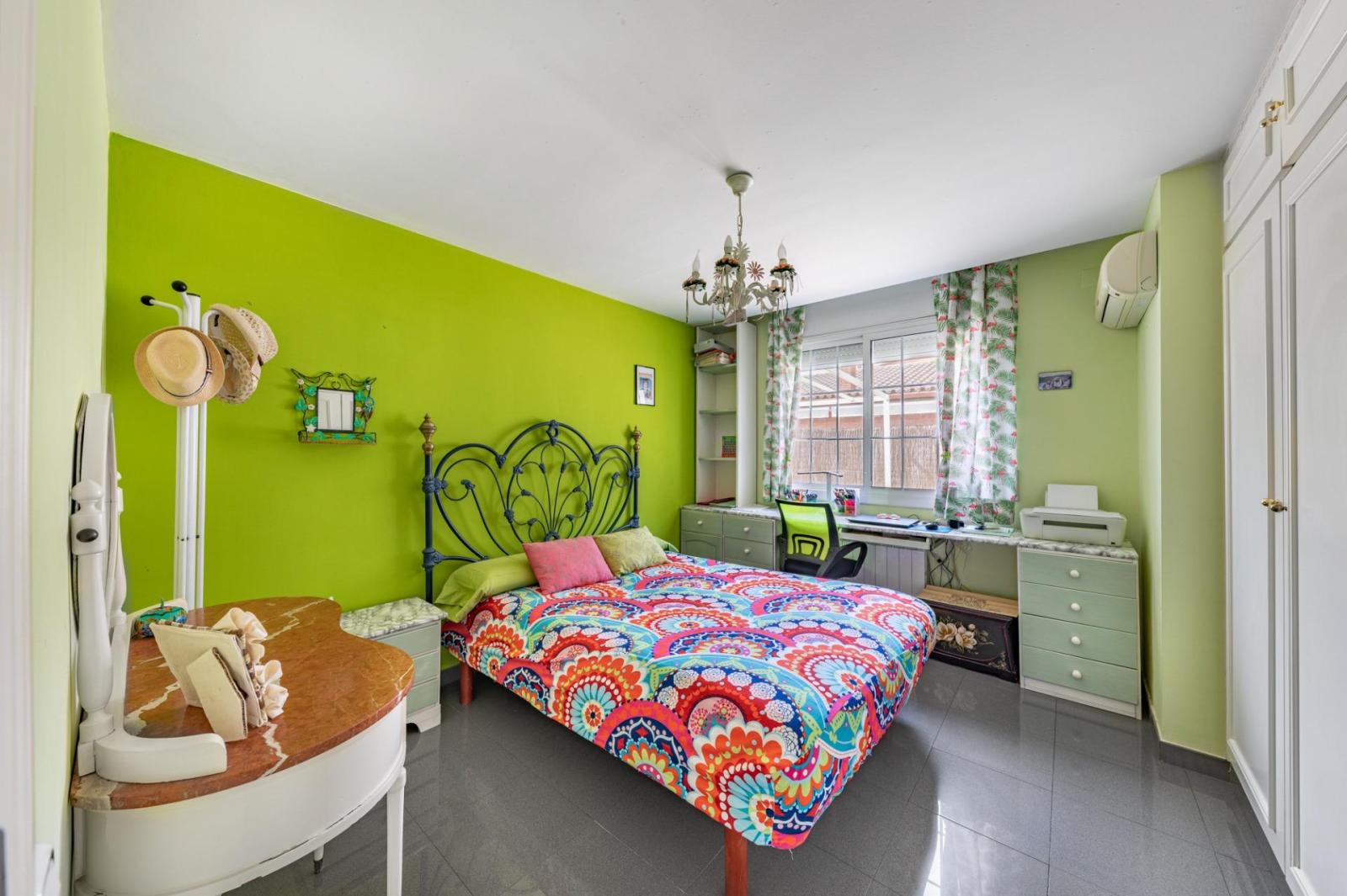 Chalet for Sale in Badalona