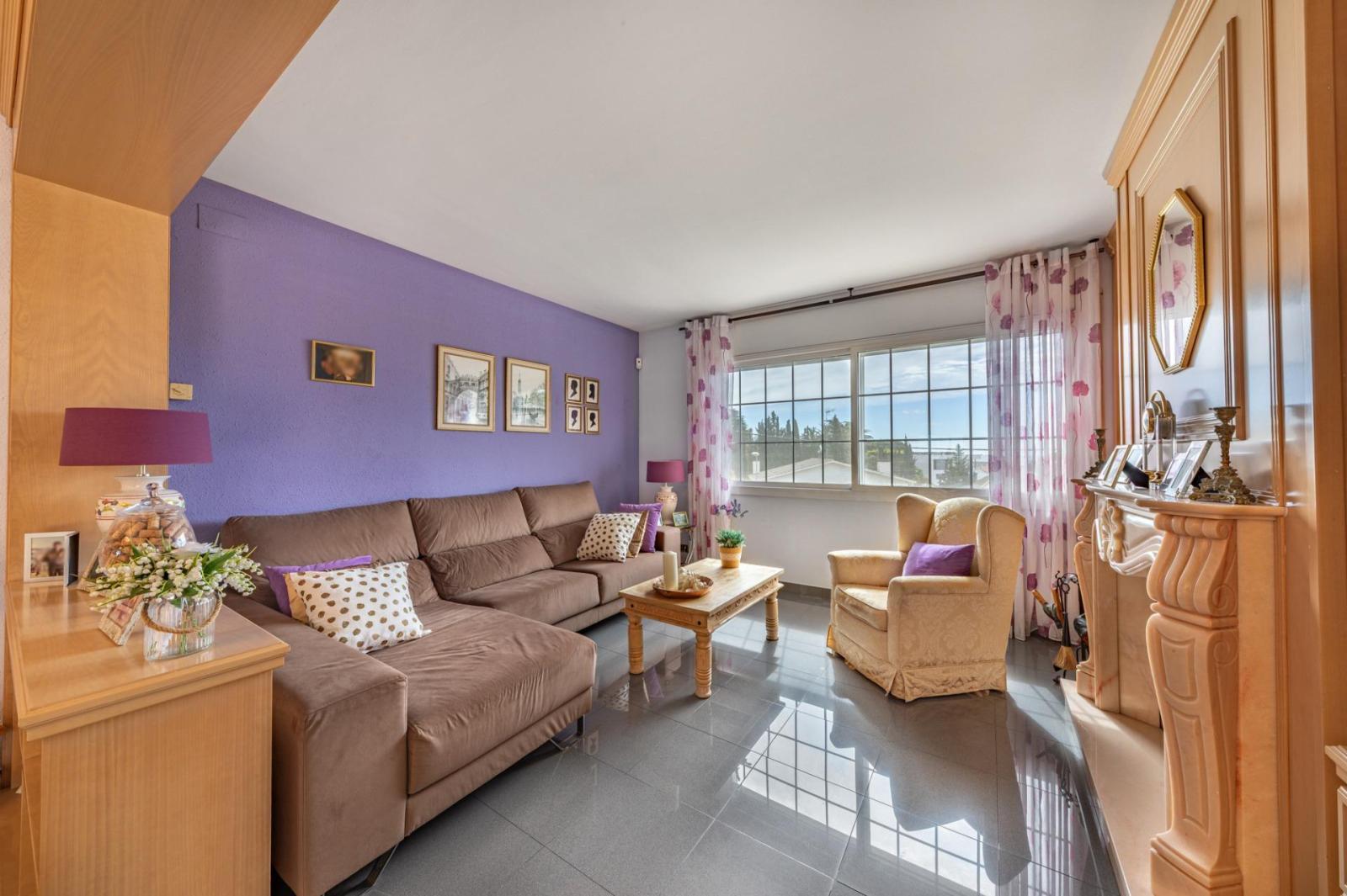 Chalet for Sale in Badalona