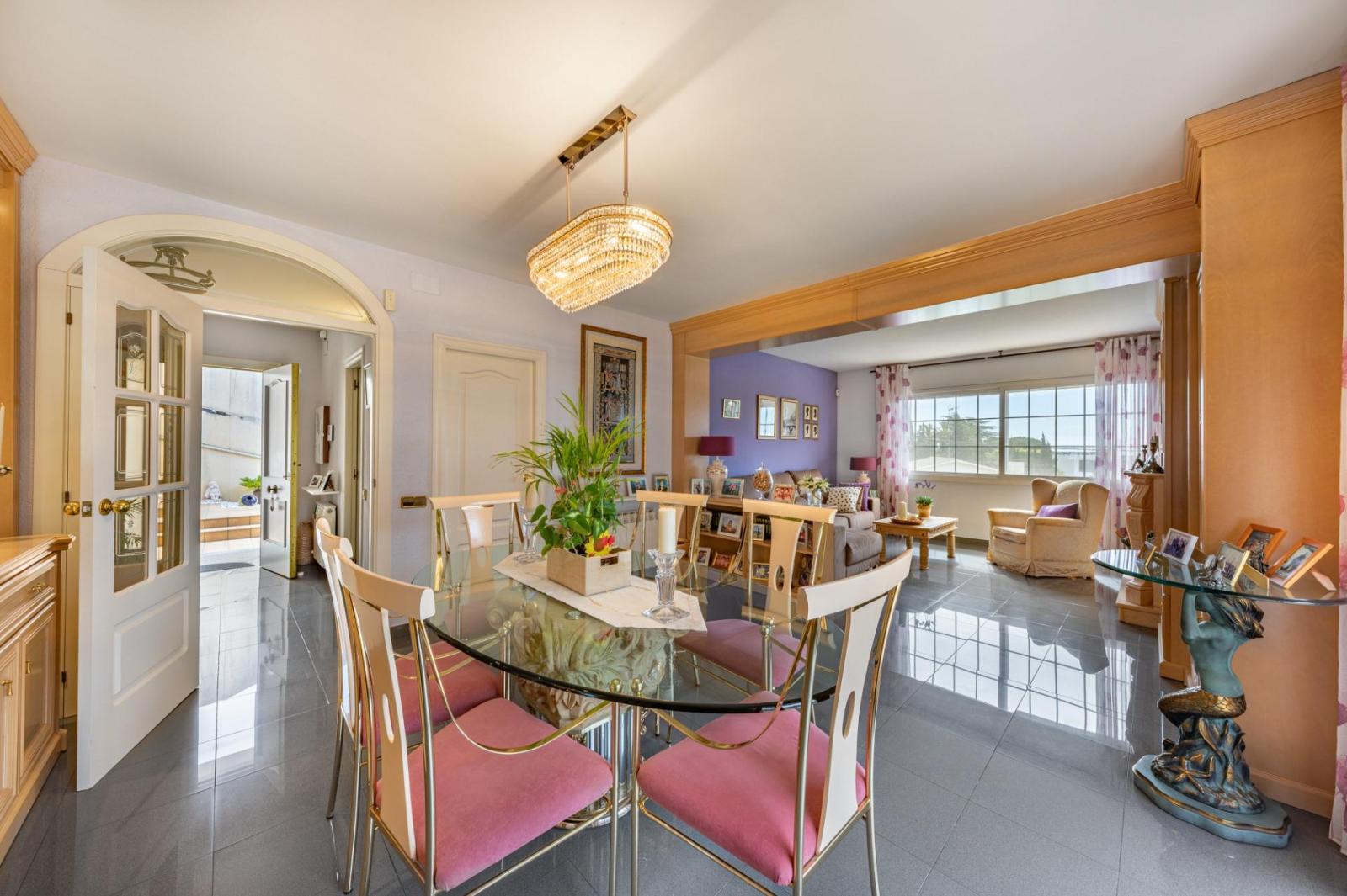 Chalet for Sale in Badalona