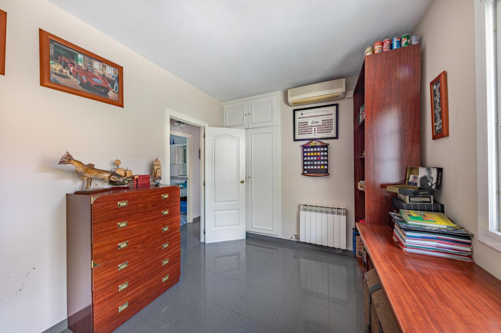 Chalet for Sale in Badalona