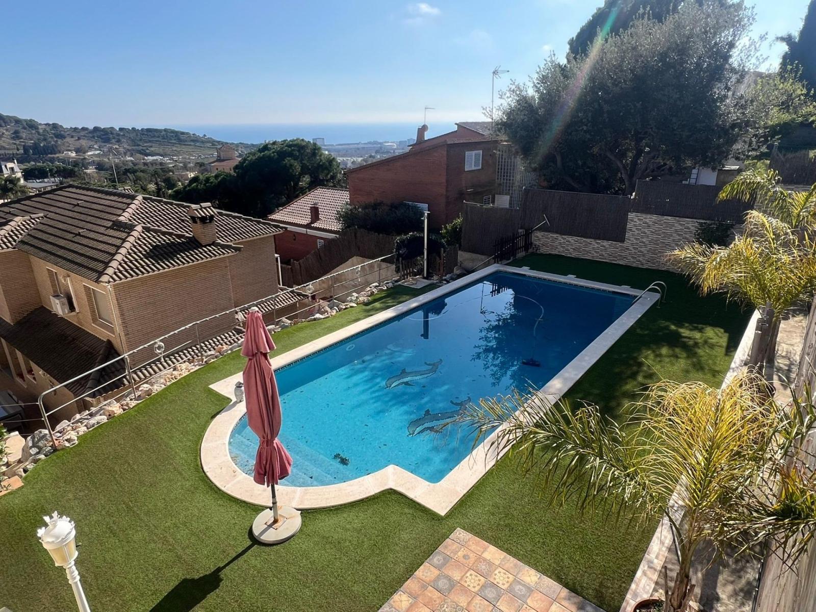 Chalet for Sale in Badalona