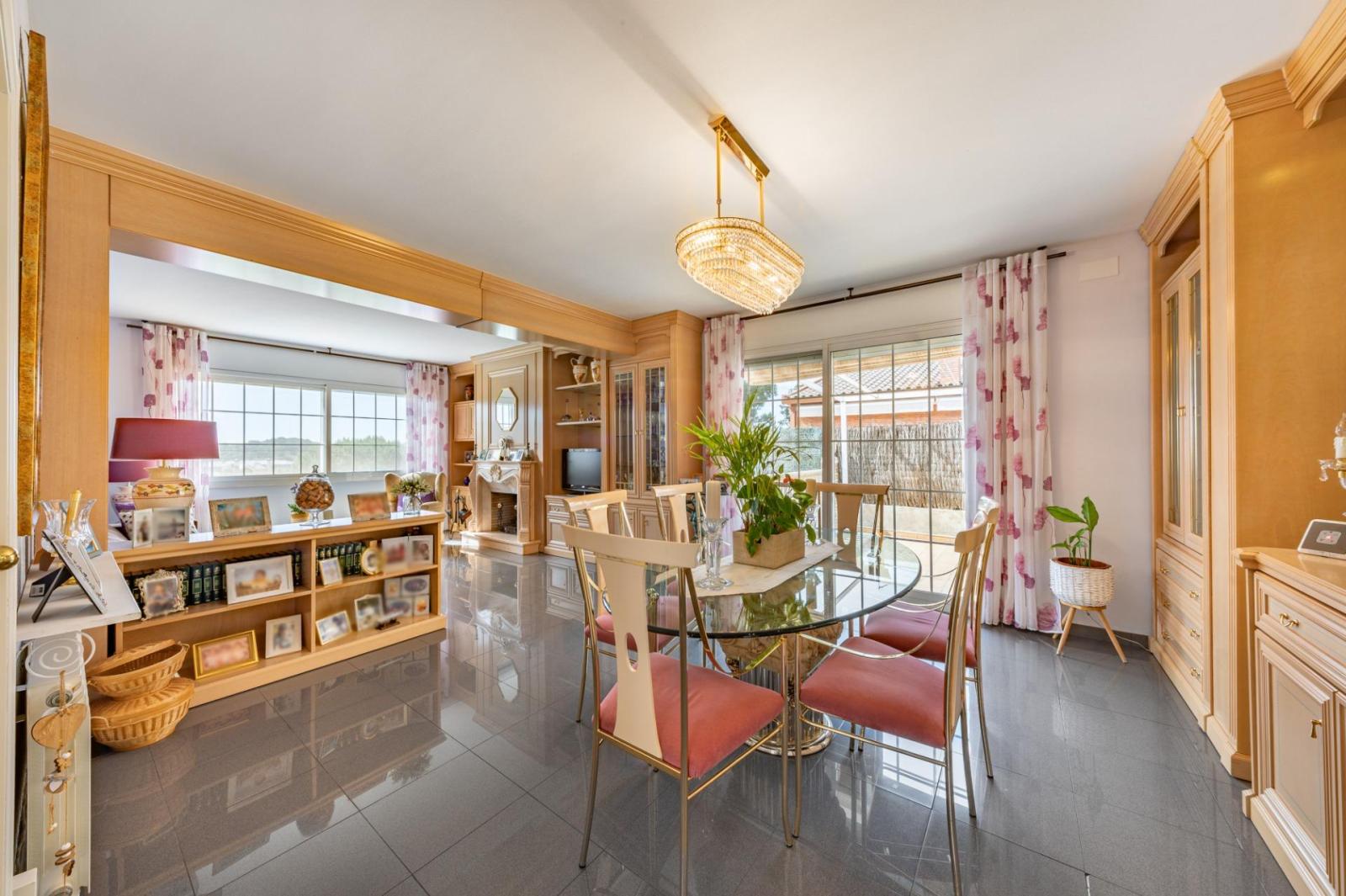 Chalet for Sale in Badalona