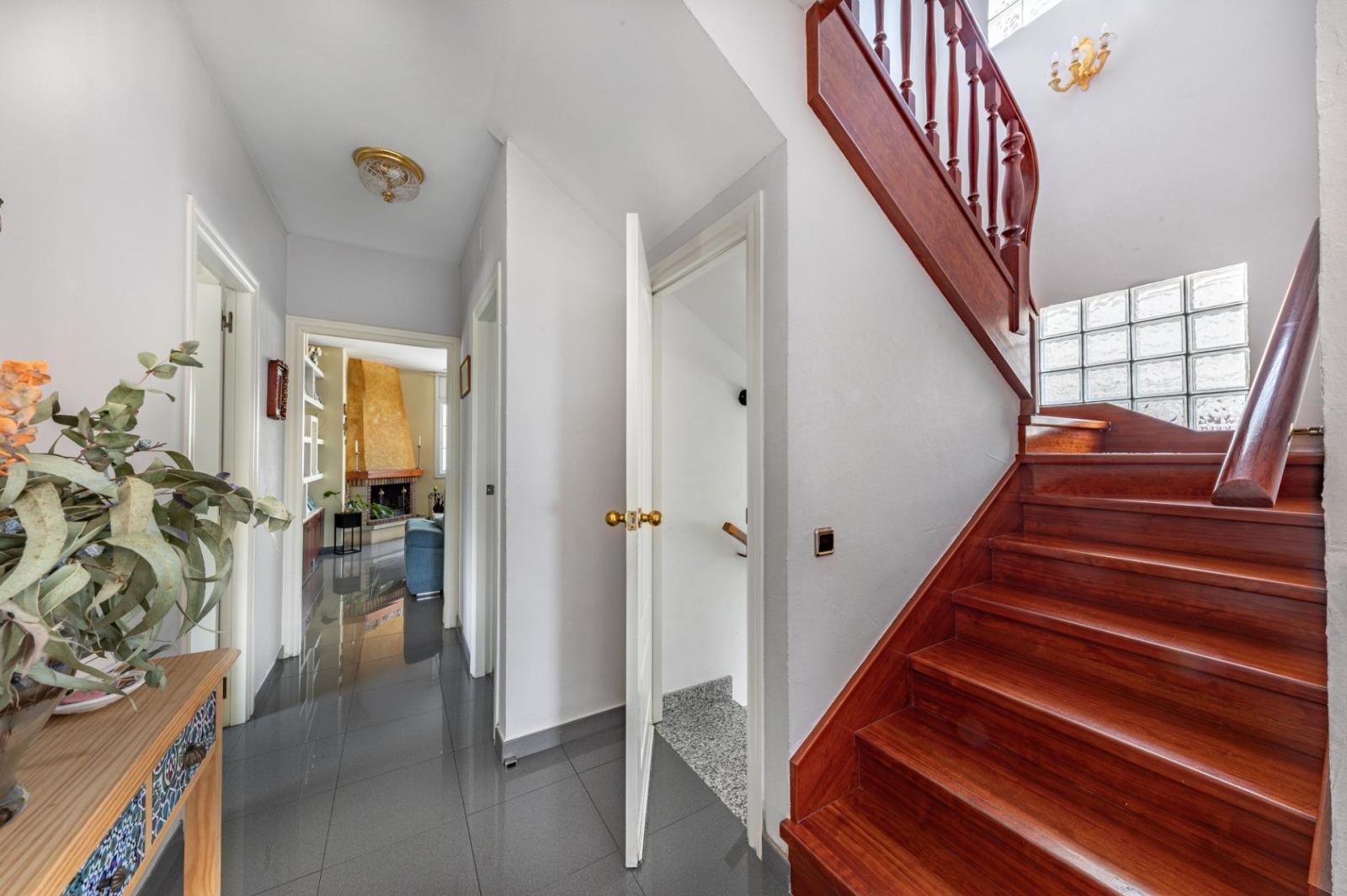 Chalet for Sale in Badalona