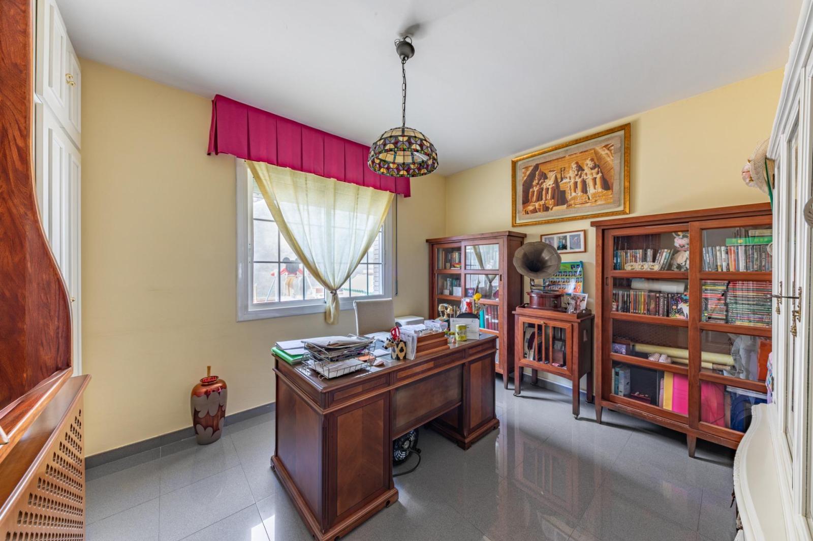 Chalet for Sale in Badalona