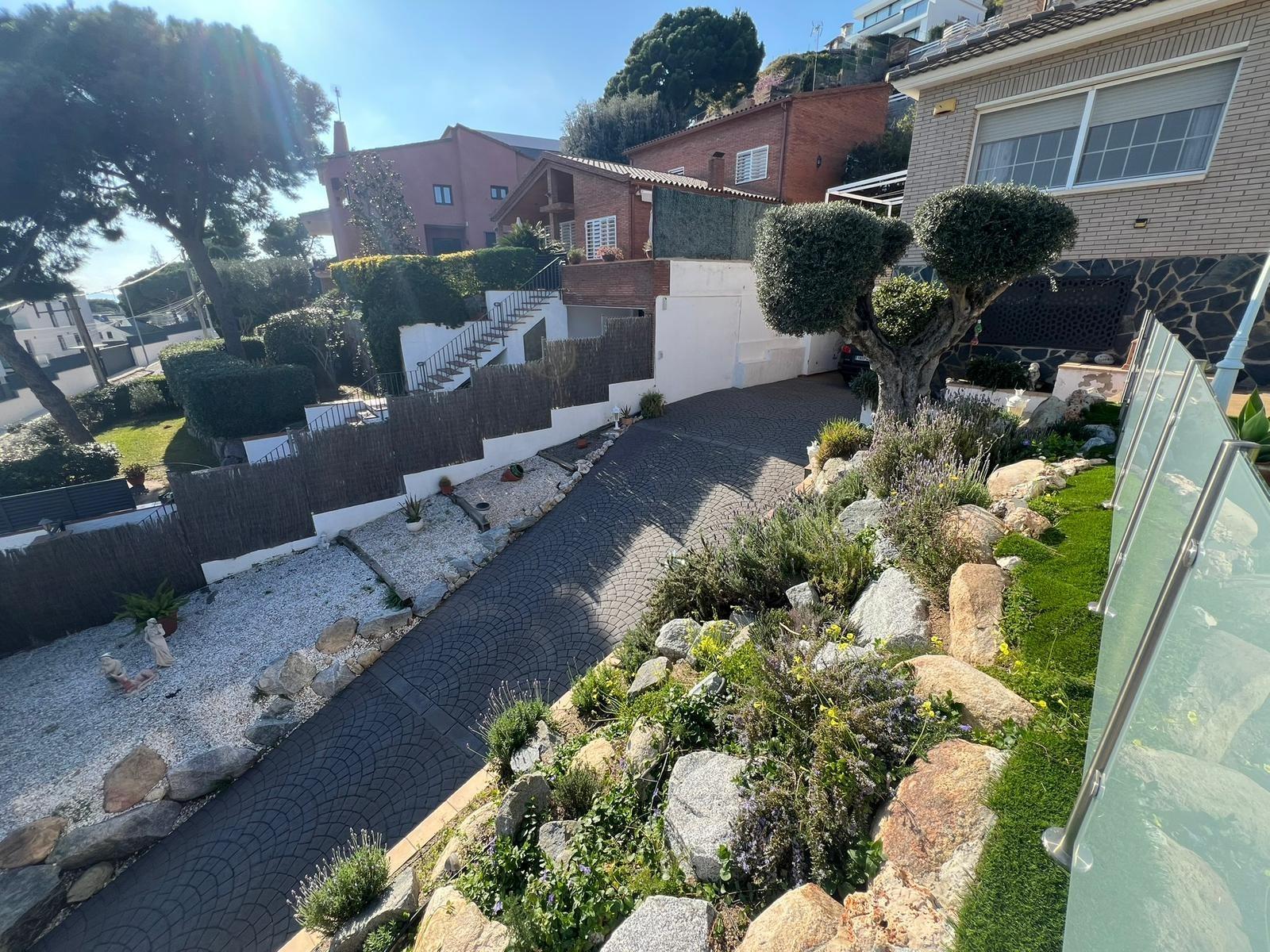 Chalet for Sale in Badalona