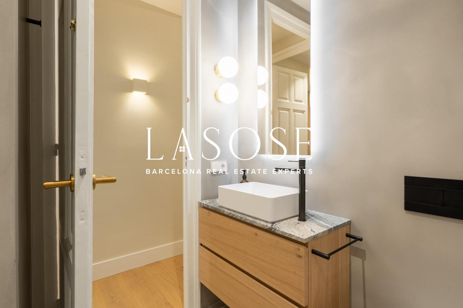 Flat for Sale in Barcelona
