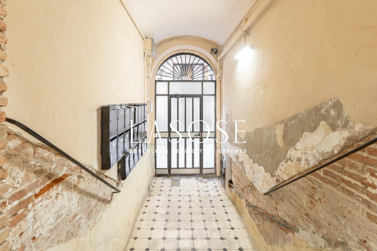 Flat for Sale in Barcelona