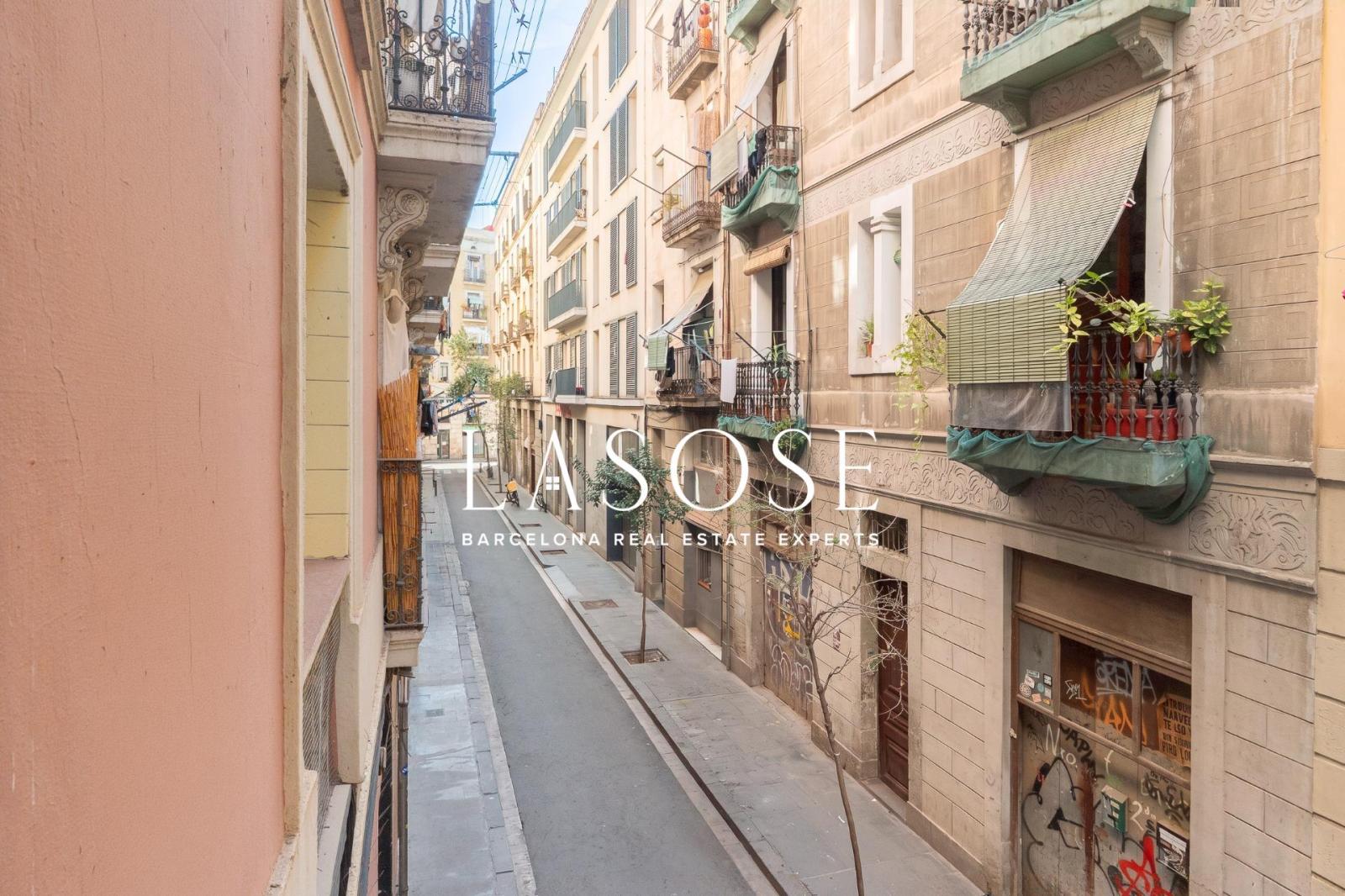 Flat for Sale in Barcelona