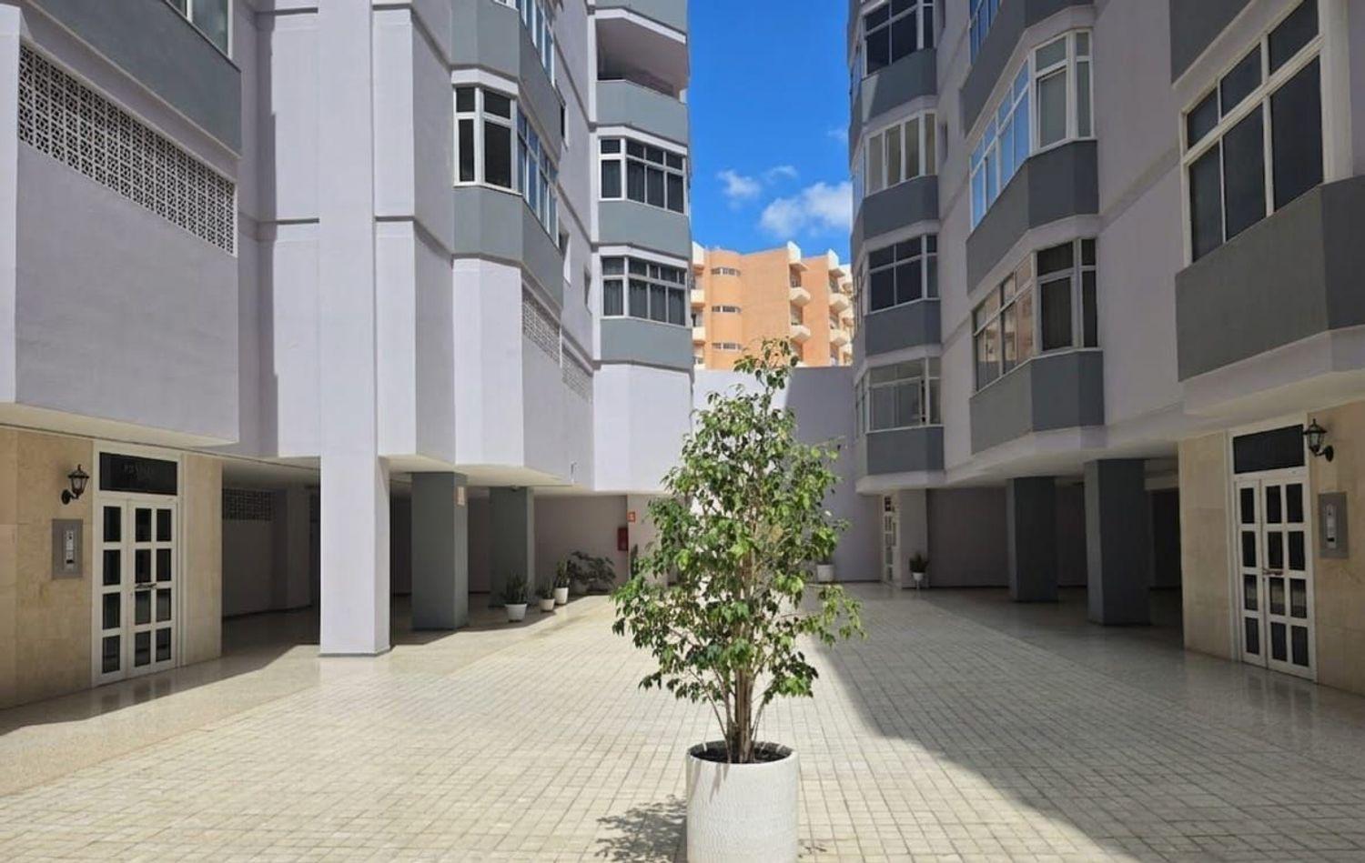 Flat for Sale in Las Palmas de Gran Canaria