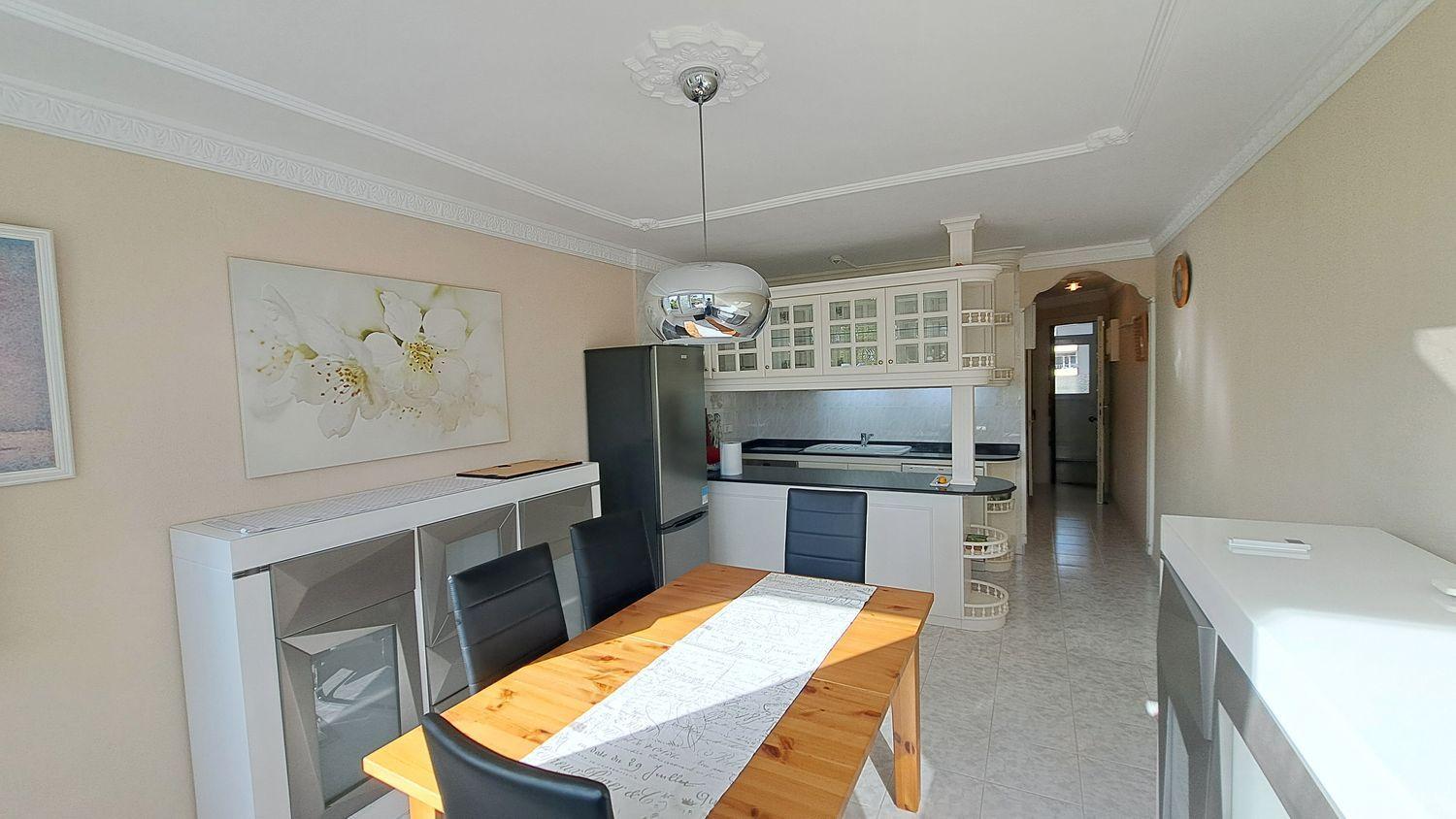 Flat for Sale in San Bartolomé de Tirajana