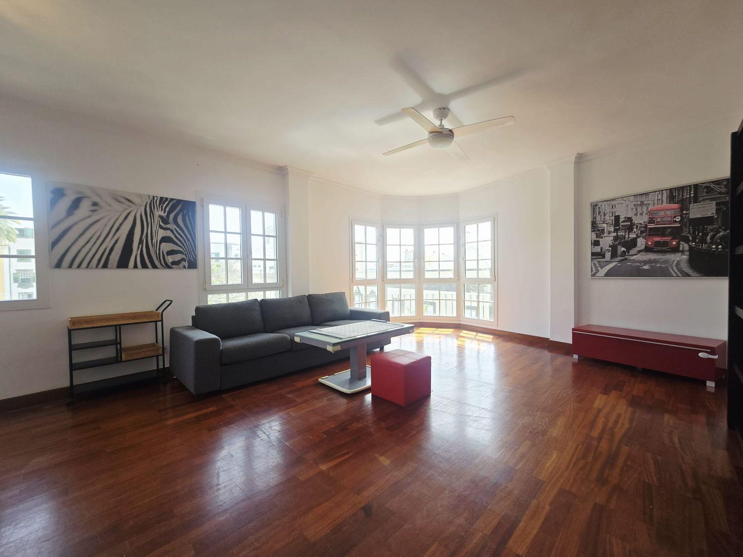 Flat for Sale in Las Palmas de Gran Canaria