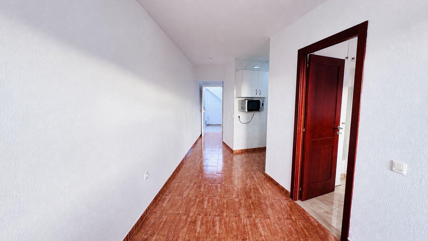 Flat for Sale in San Bartolomé de Tirajana