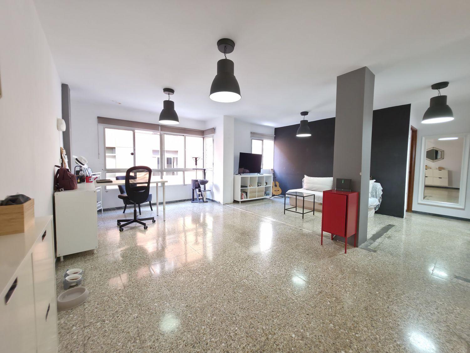 Flat for Sale in Las Palmas de Gran Canaria