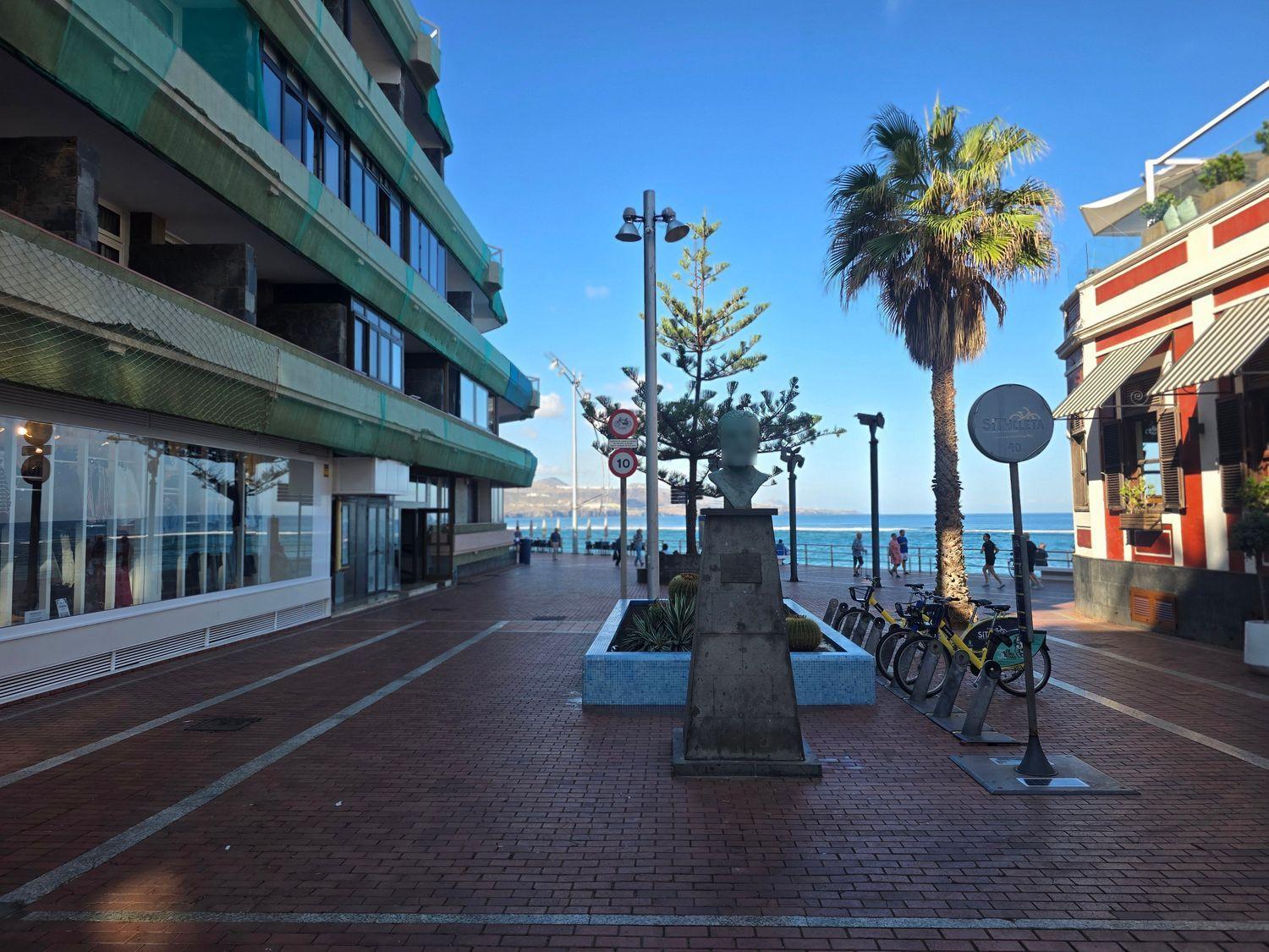 Flat for Sale in Las Palmas de Gran Canaria