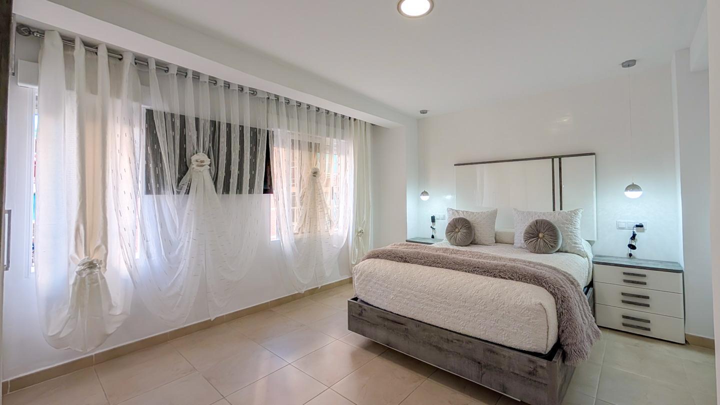 Flat for Sale in Santa Pola