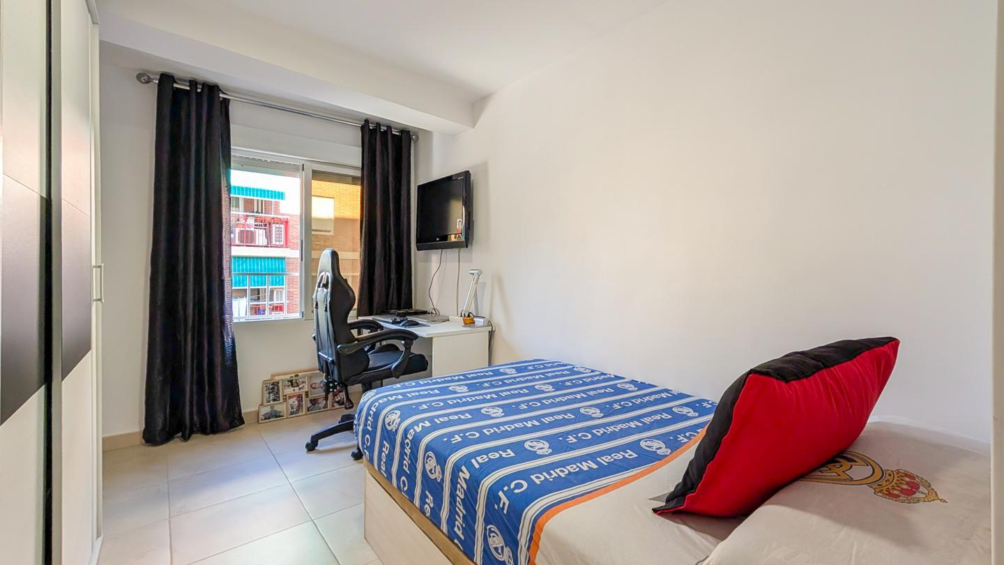 Flat for Sale in Santa Pola
