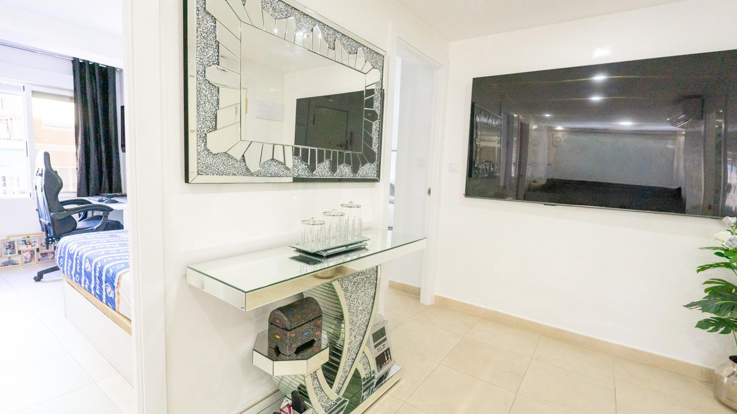 Flat for Sale in Santa Pola