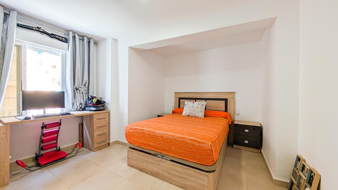 Flat for Sale in Santa Pola