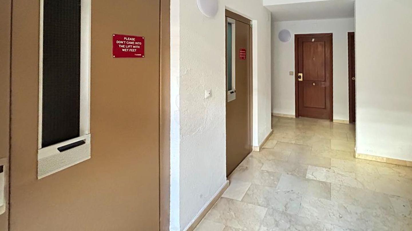 Flat for Sale in Santa Pola