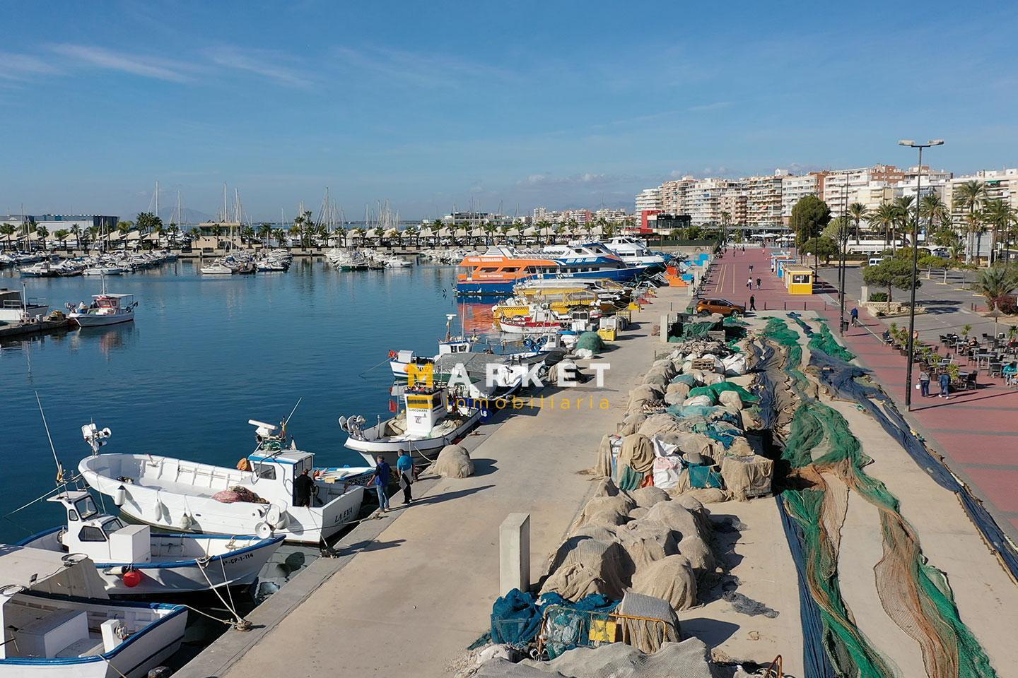 Flat for Sale in Santa Pola