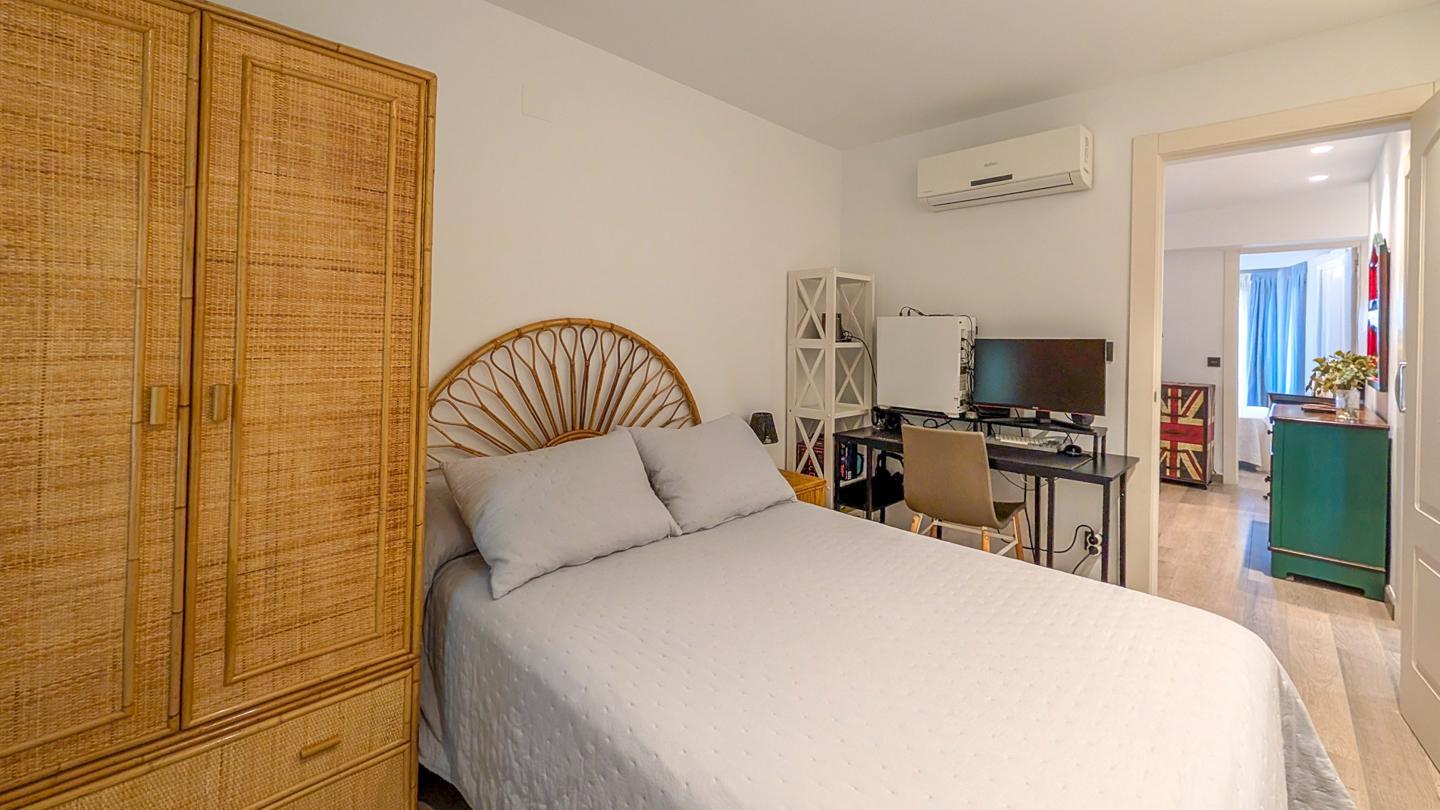 Flat for Sale in Santa Pola