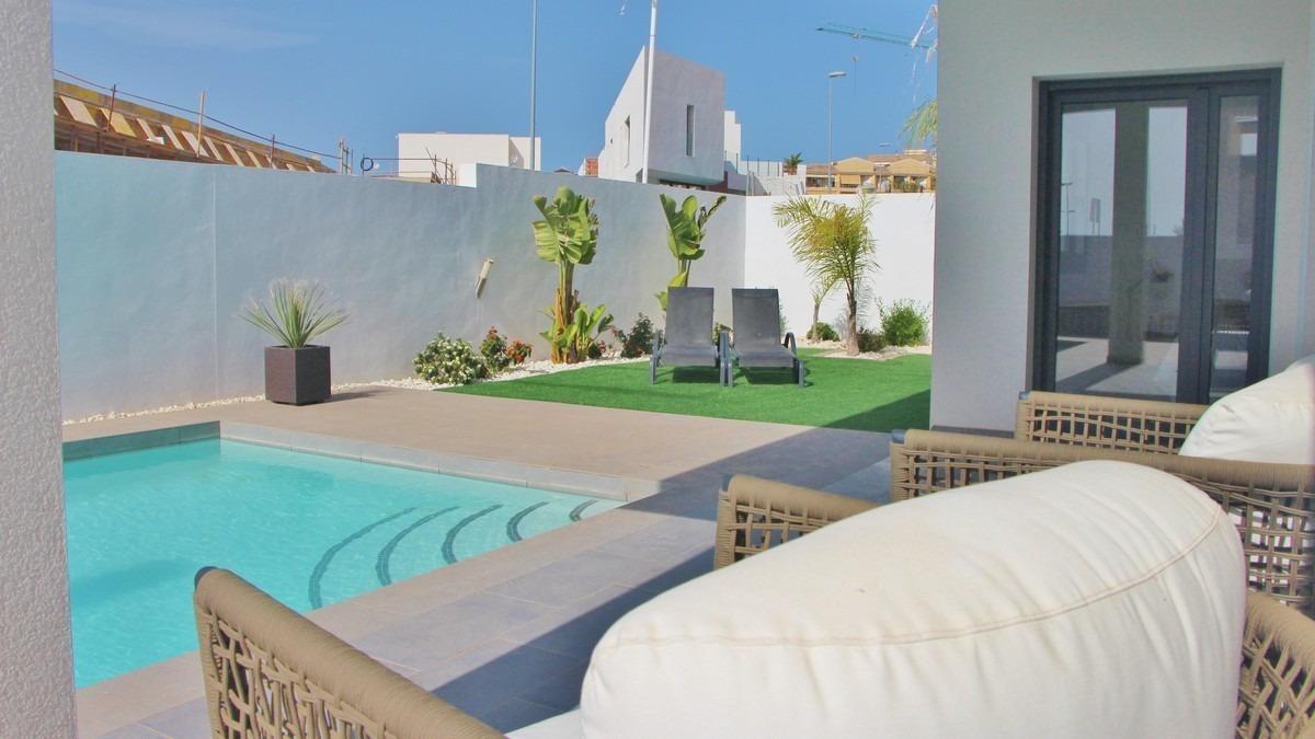 Villa for Sale in Rafal