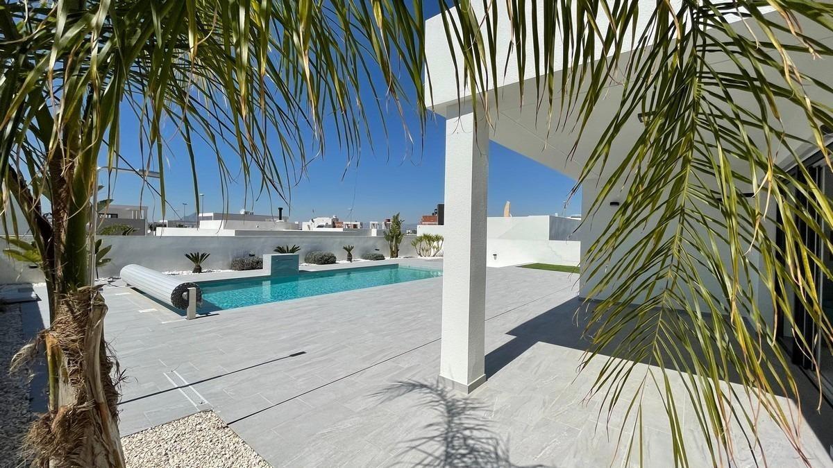 Villa for Sale in Rafal