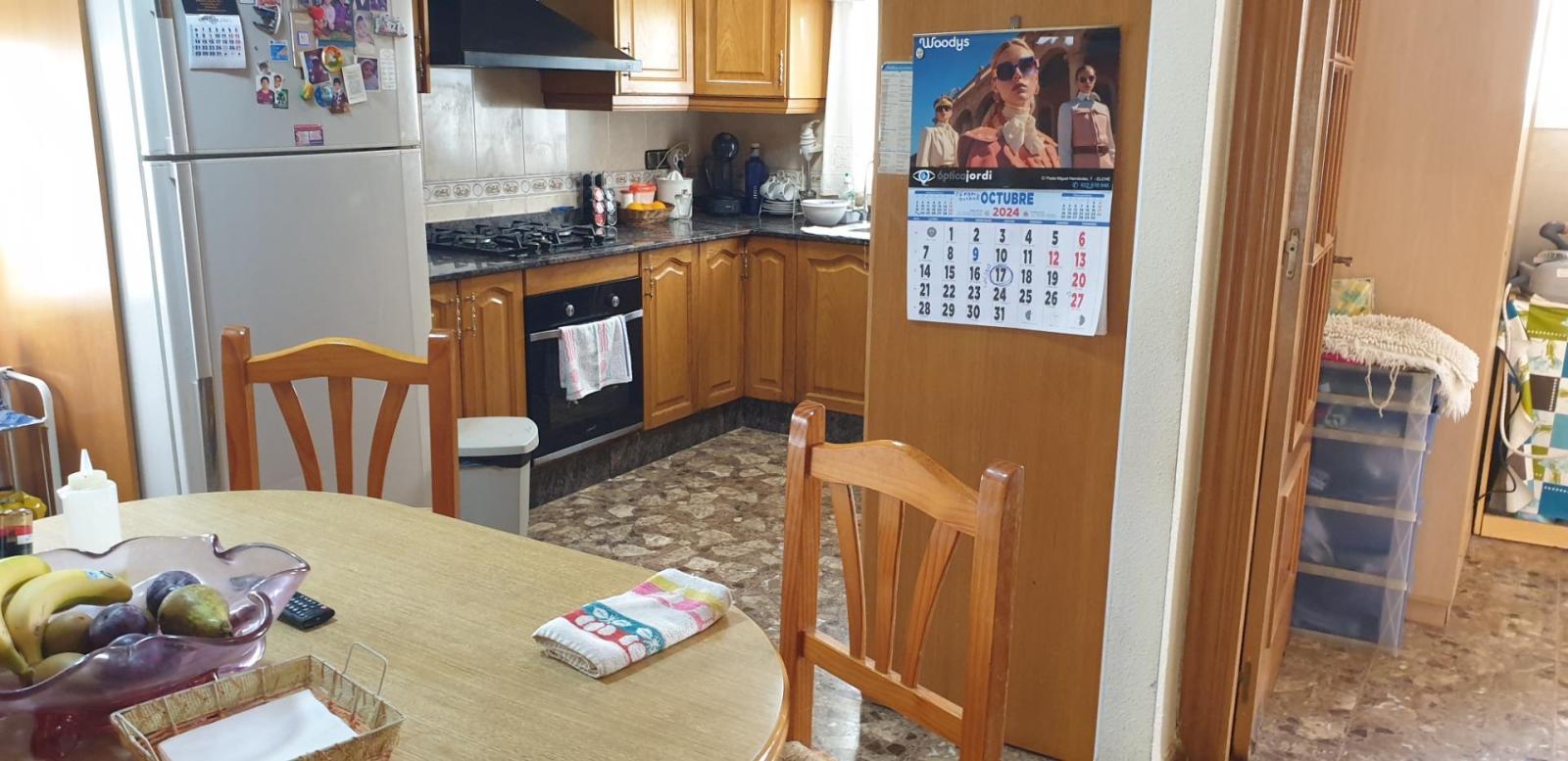 Chalet for Sale in Elche