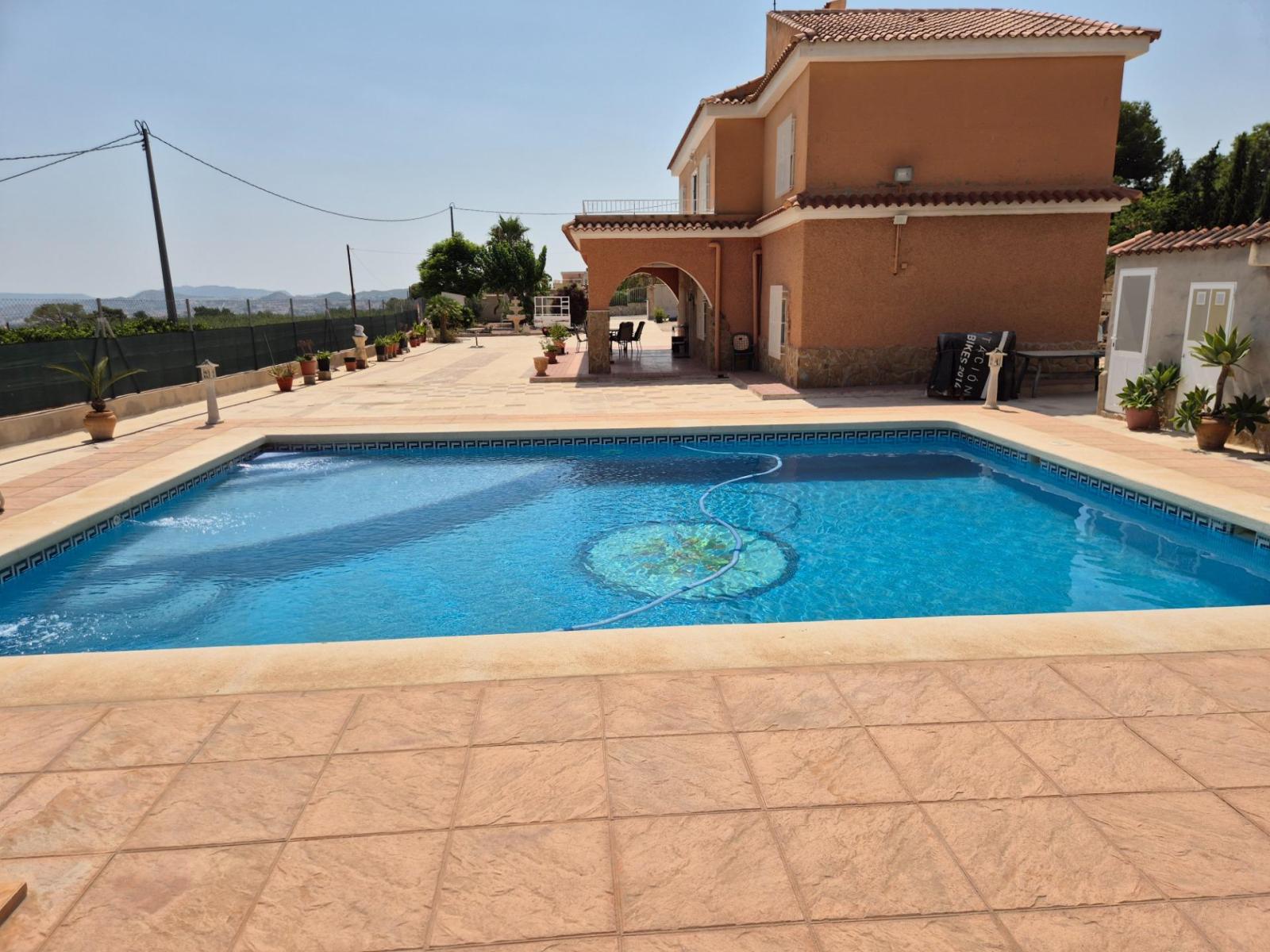 Chalet for Sale in Aspe