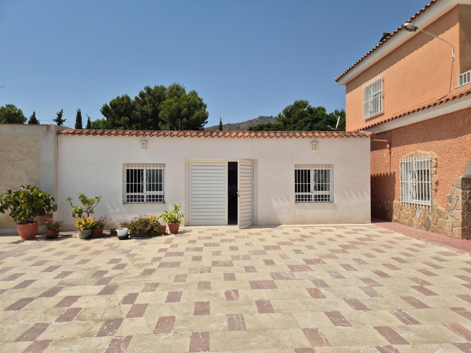 Chalet for Sale in Aspe