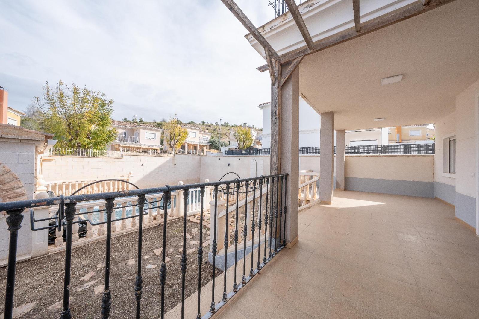 Chalet for Sale in Aspe