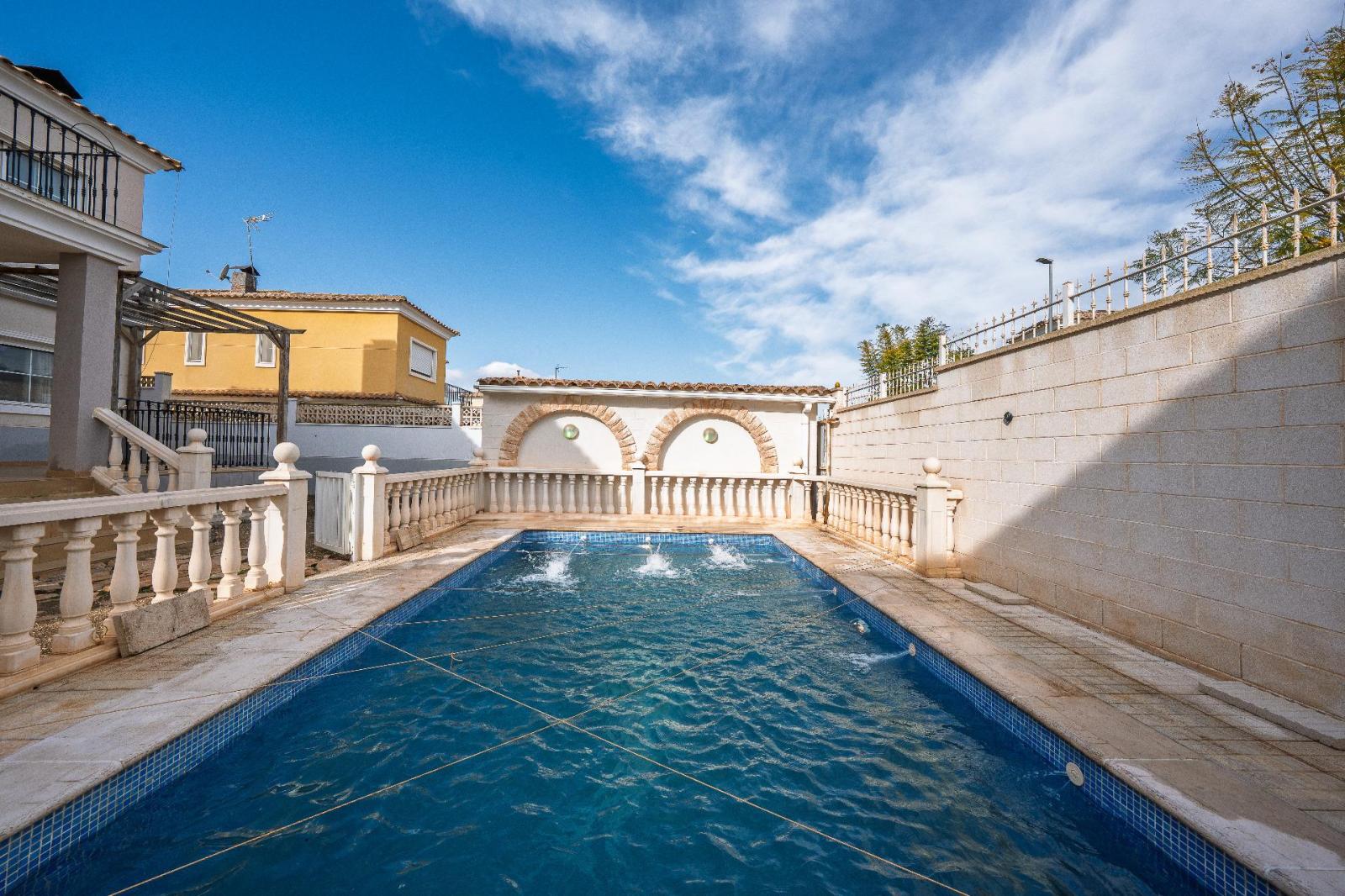 Chalet for Sale in Aspe