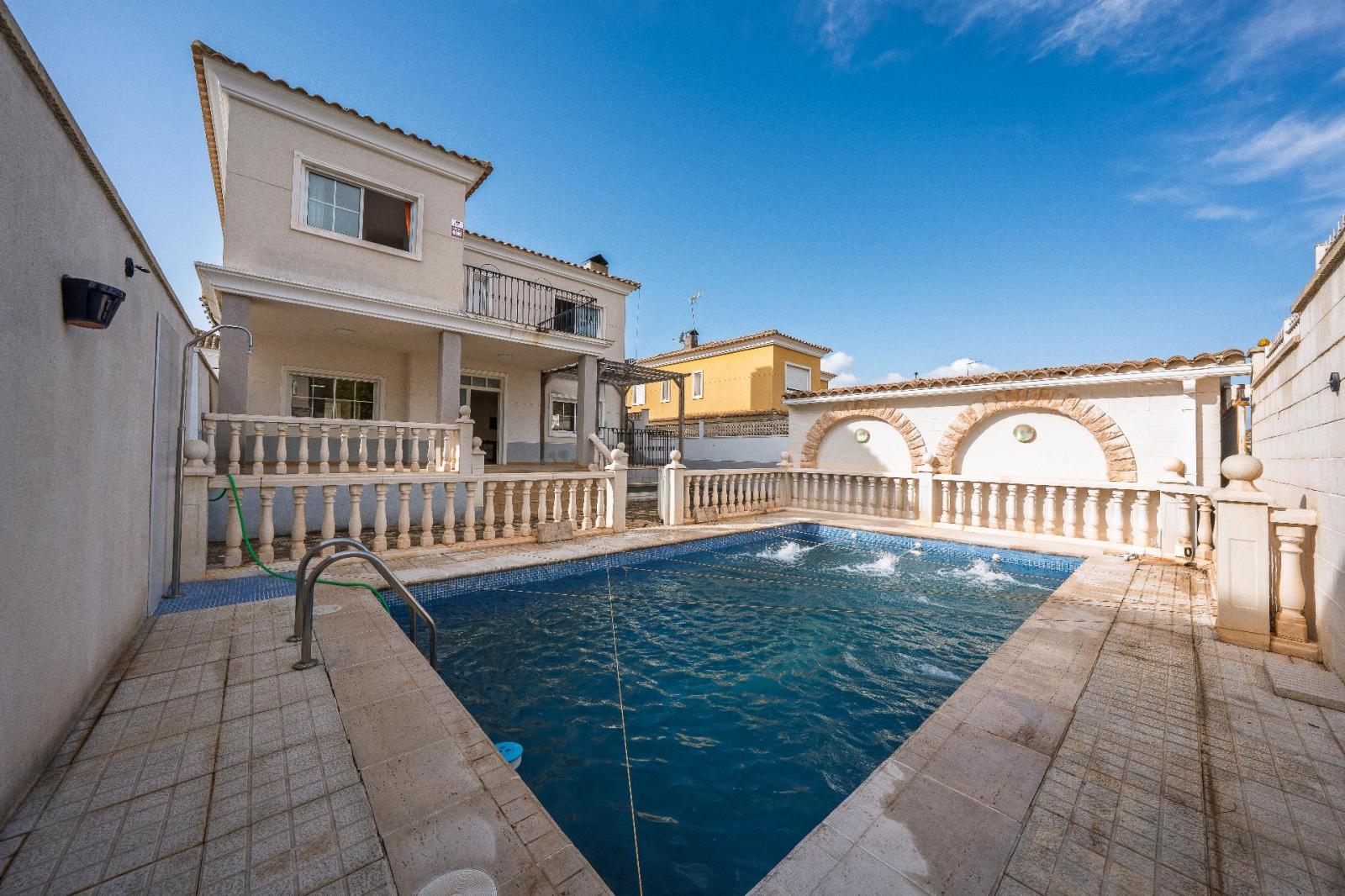 Chalet for Sale in Aspe