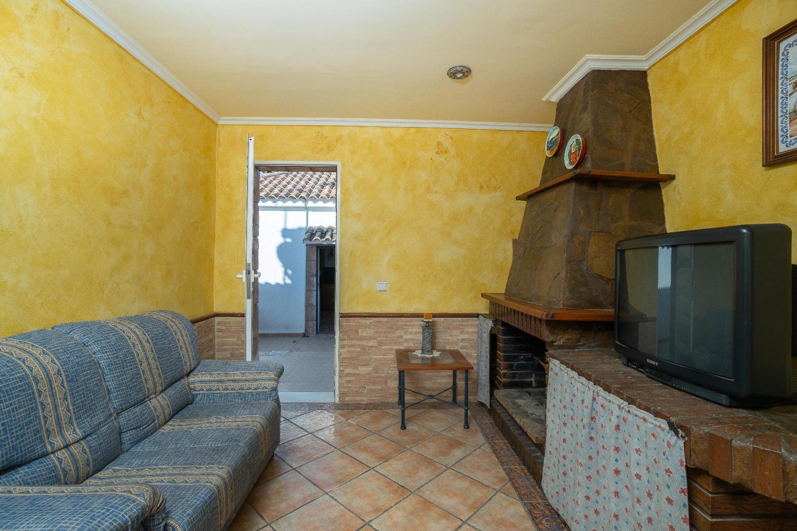 Chalet for Sale in Elche