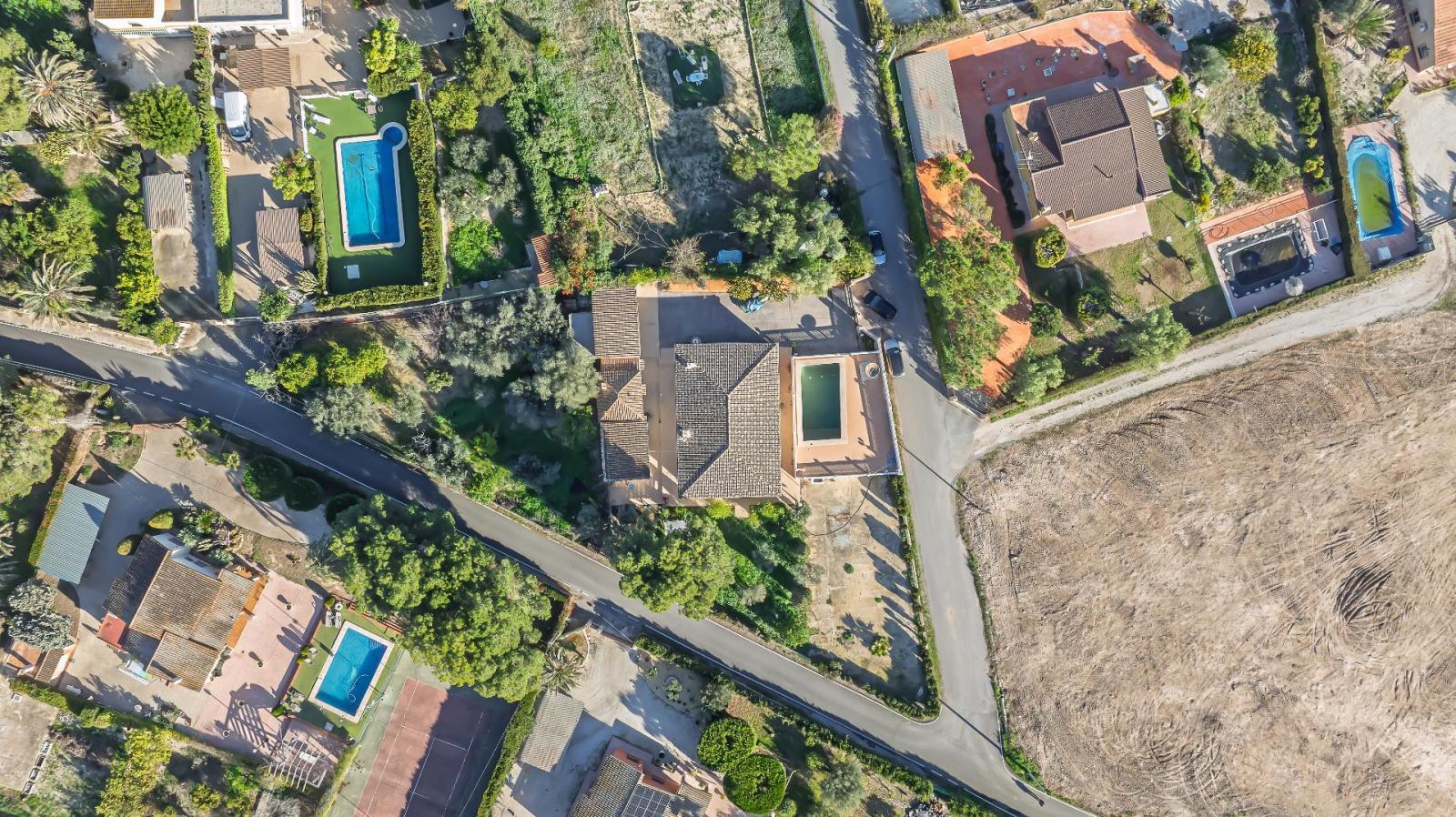 Chalet for Sale in Elche