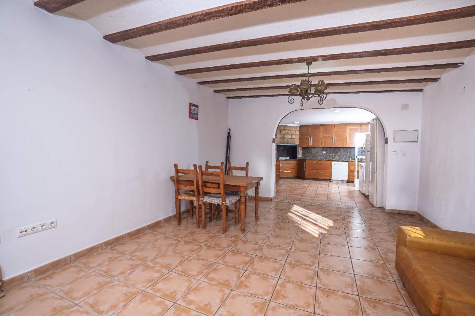Chalet for Sale in Elche