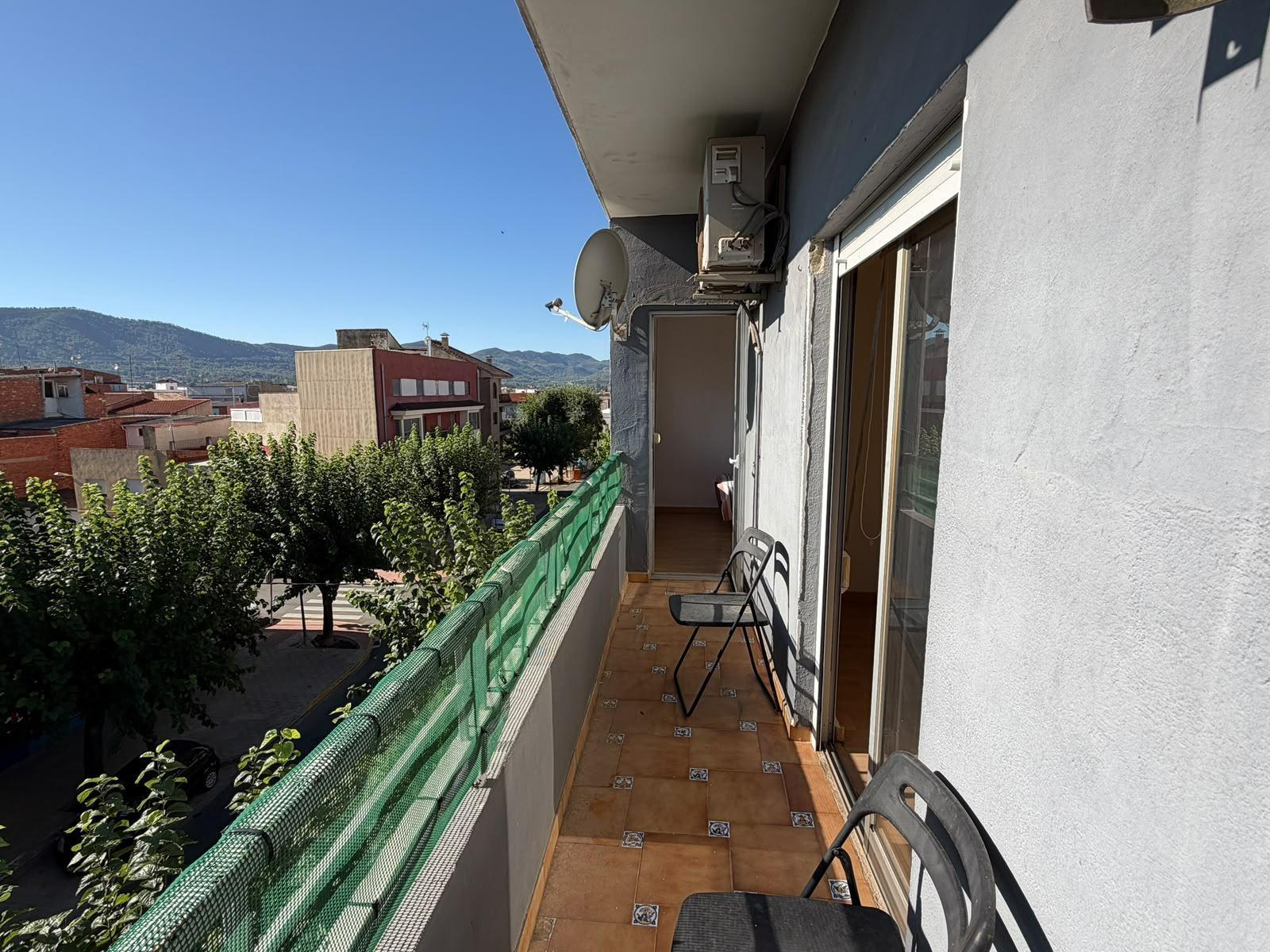 Flat for Sale in Canals