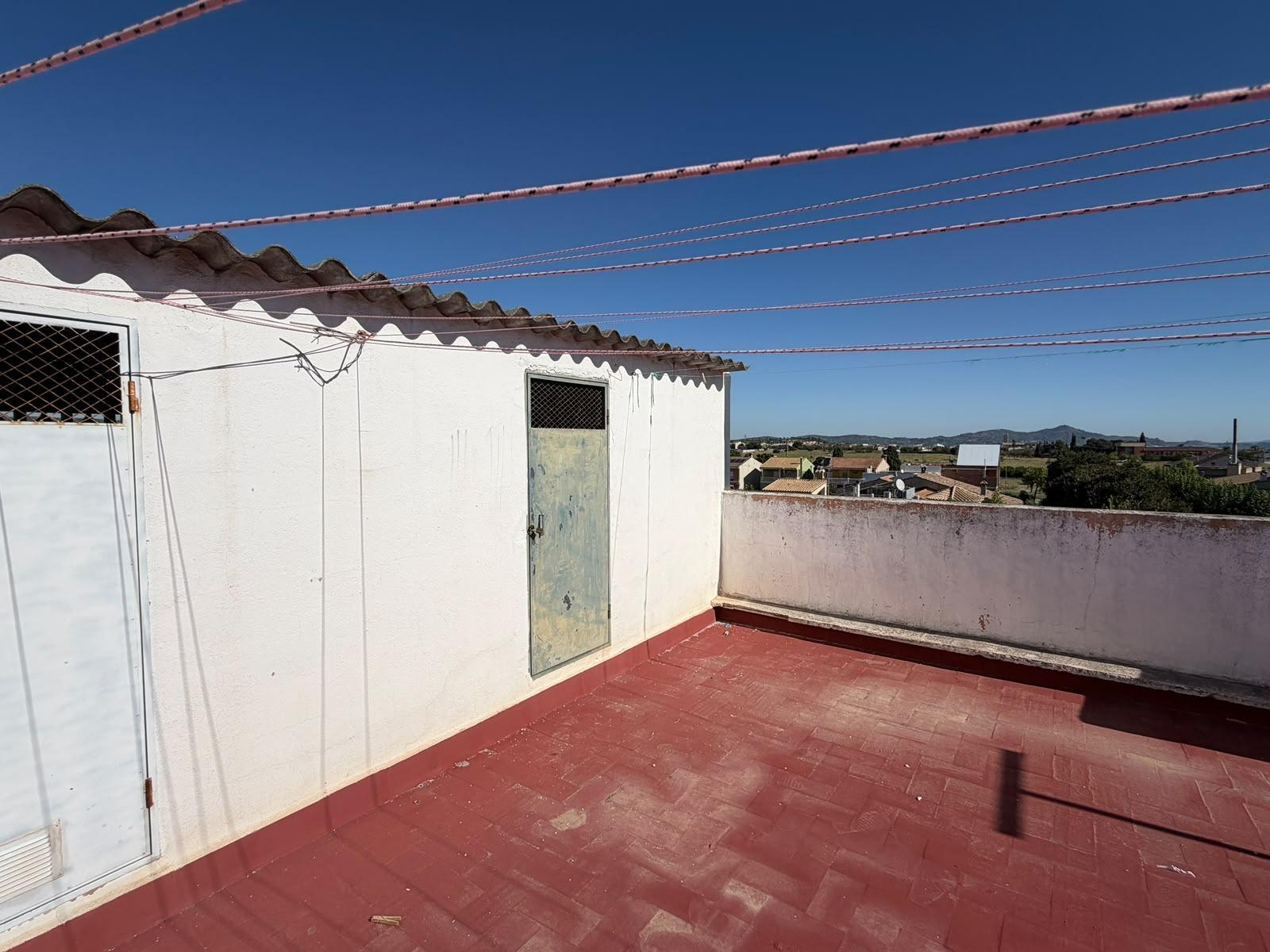 Flat for Sale in Canals