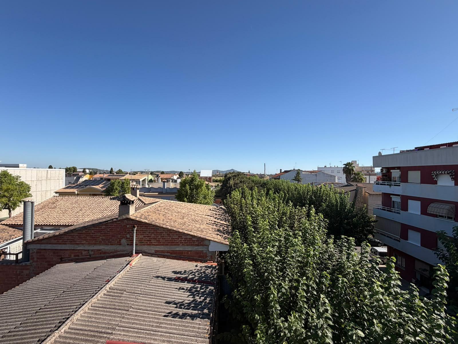 Flat for Sale in Canals