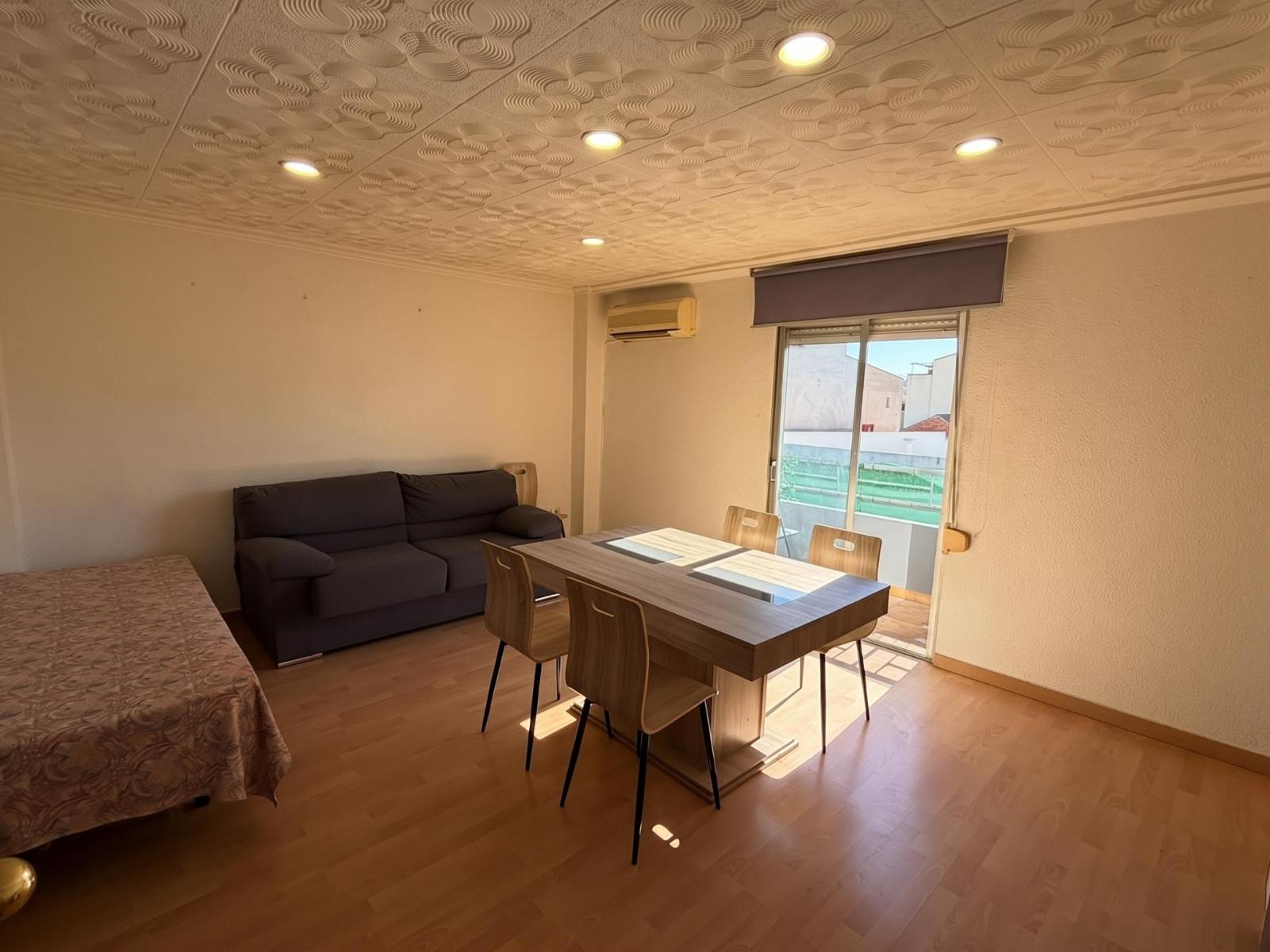 Flat for Sale in Canals