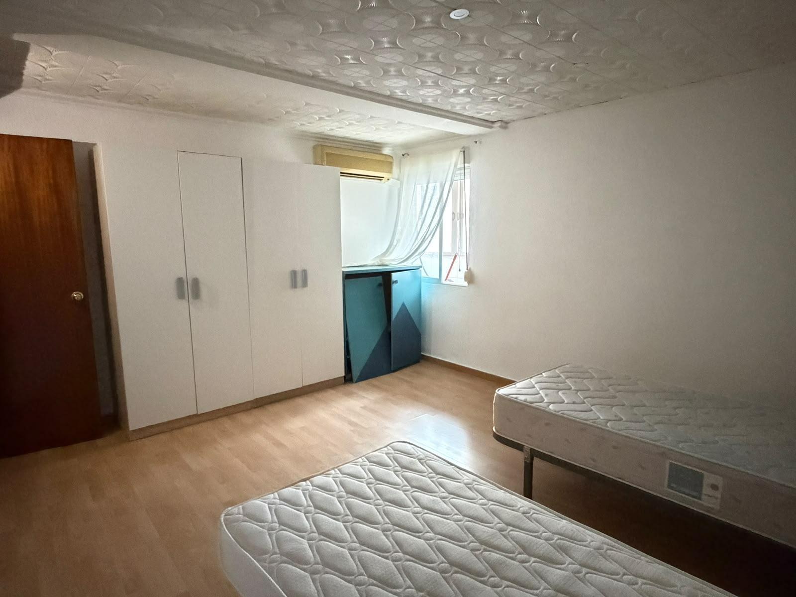 Flat for Sale in Canals