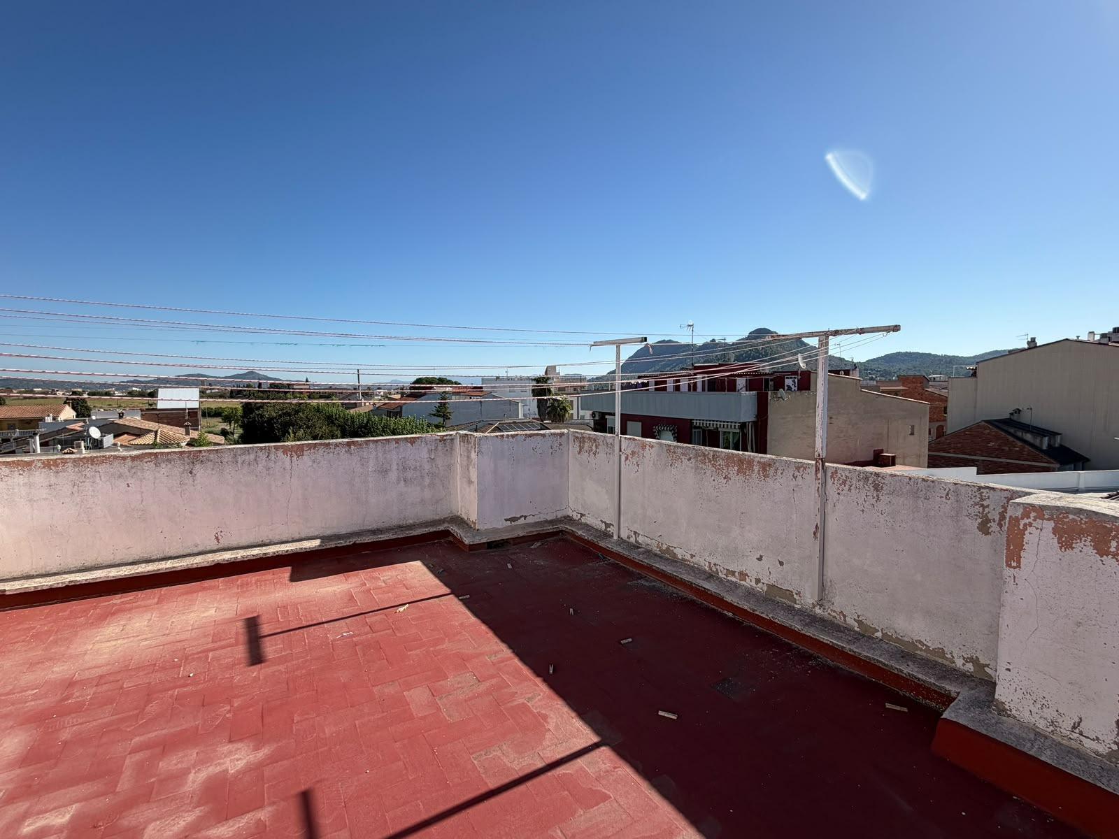 Flat for Sale in Canals