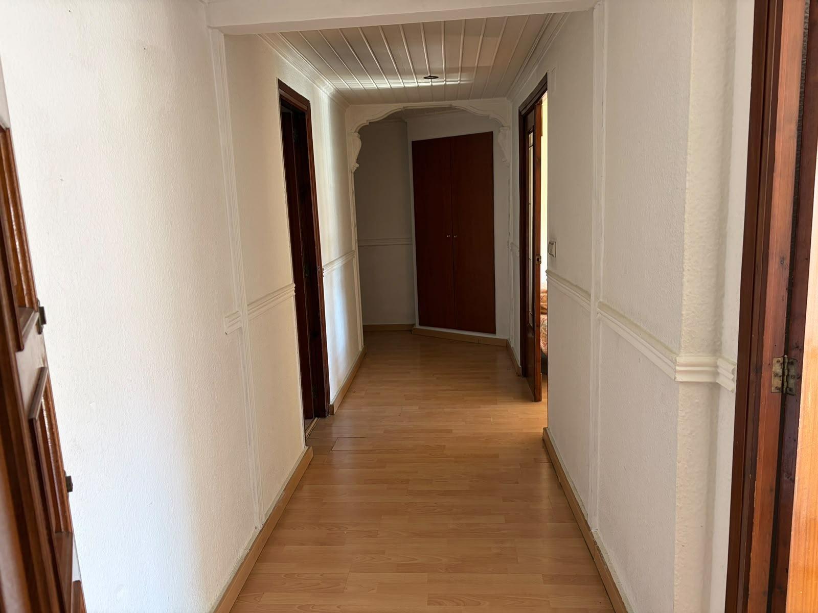 Flat for Sale in Canals