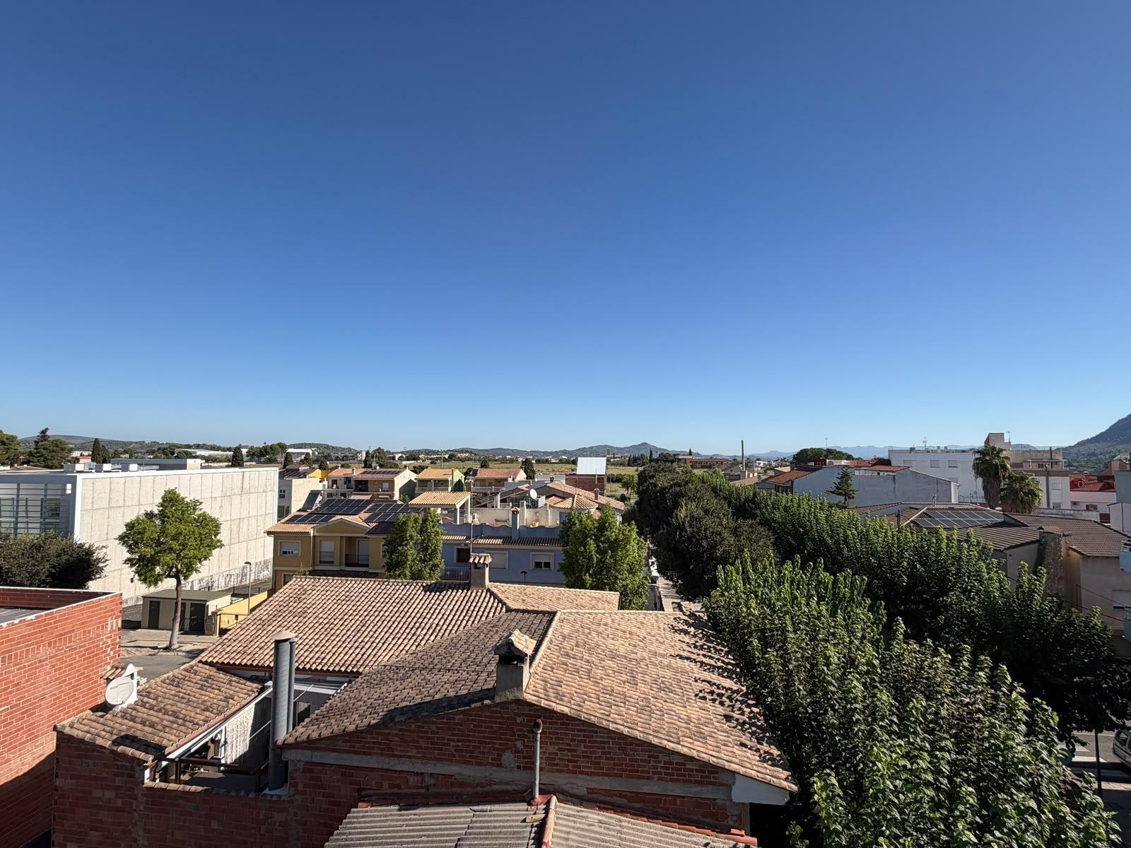 Flat for Sale in Canals