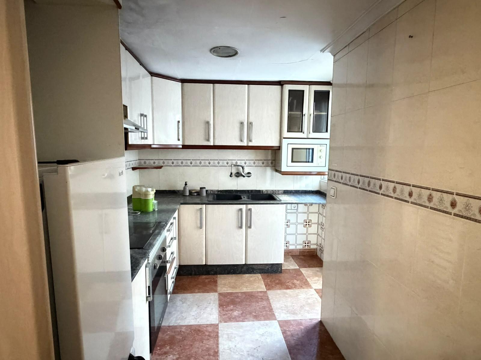 Flat for Sale in Canals