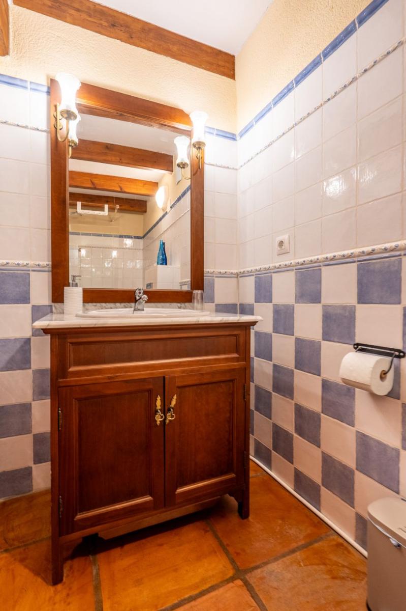Premise for Sale in Sagra