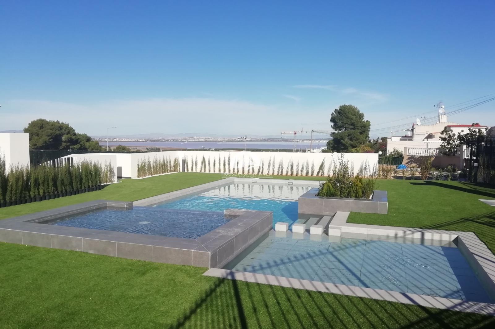 Bungalow for Sale in Torrevieja