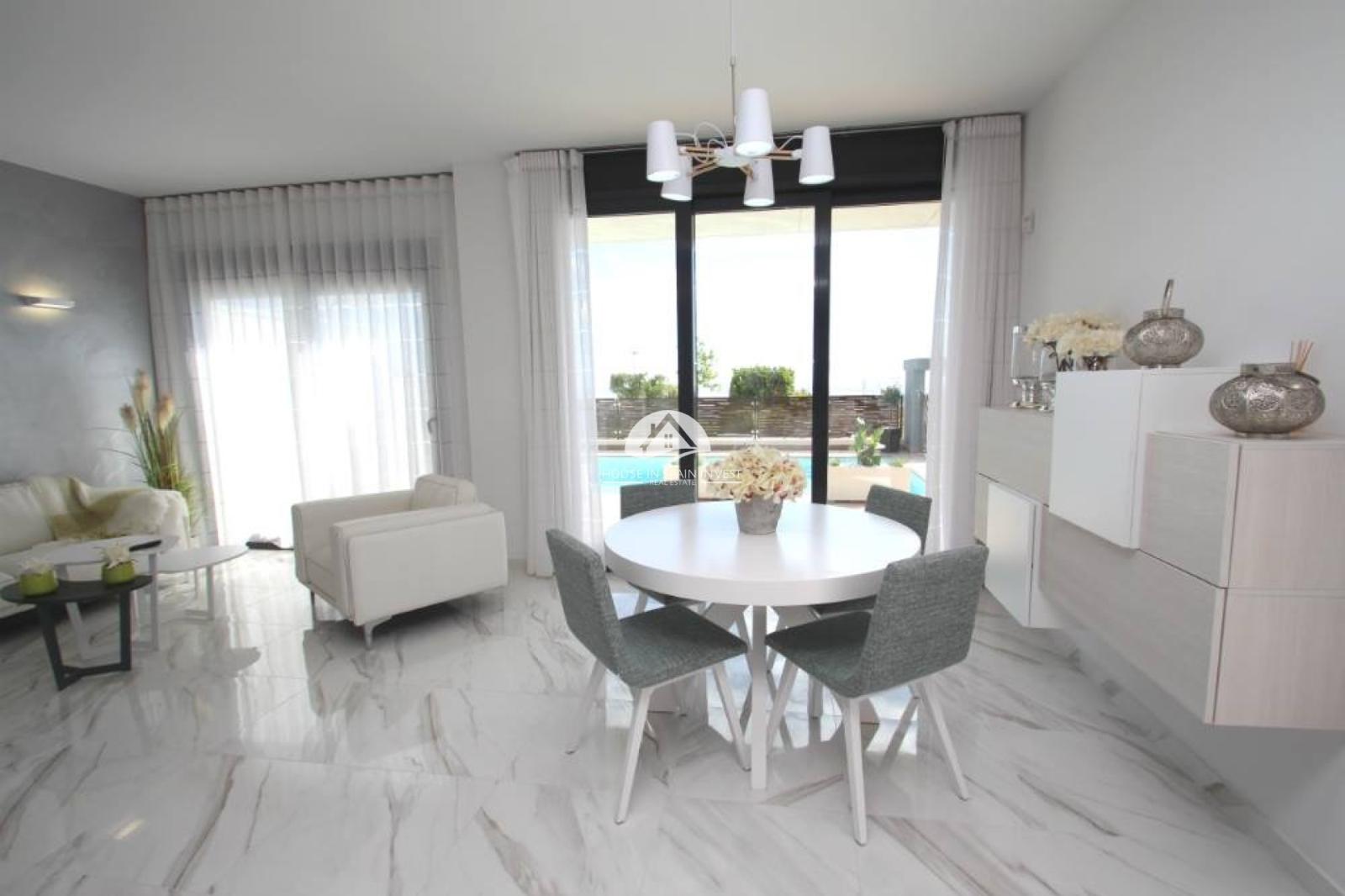 Villa for Sale in San Miguel de Salinas
