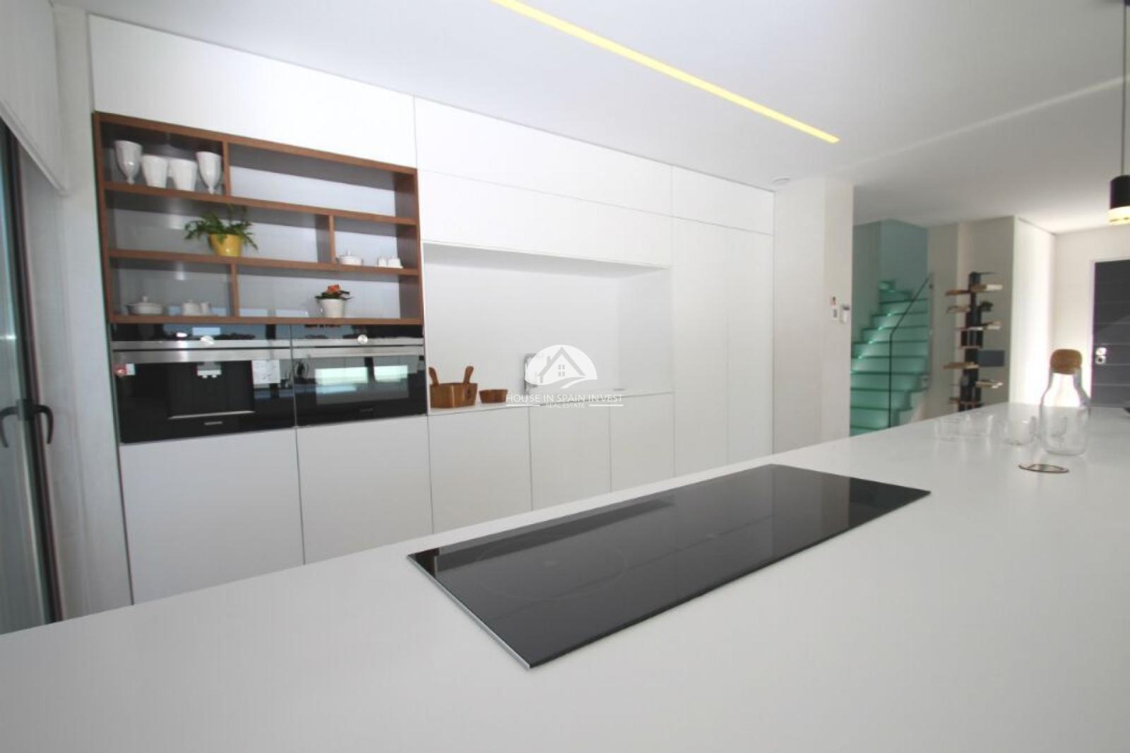 Villa for Sale in San Miguel de Salinas