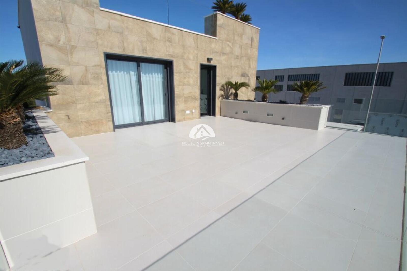 Villa for Sale in San Miguel de Salinas